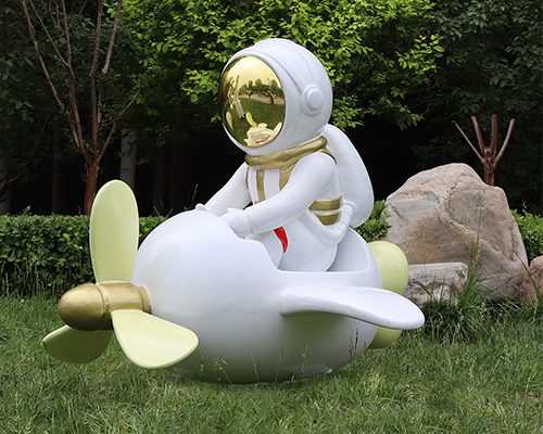 Astronaut statue