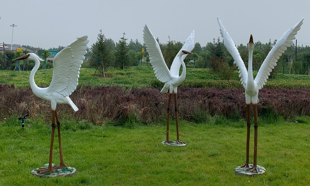 simulation fiberglass egret outdoor sculpture