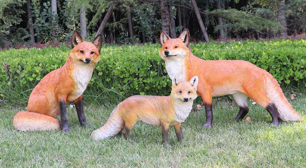 Simulation fiberglass fox sculpture combination
