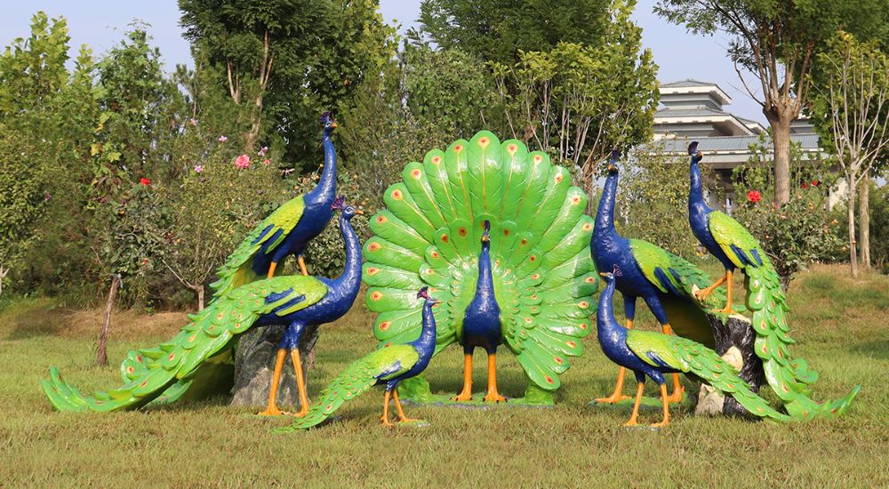 Simulation fiberglass peacock statues combination