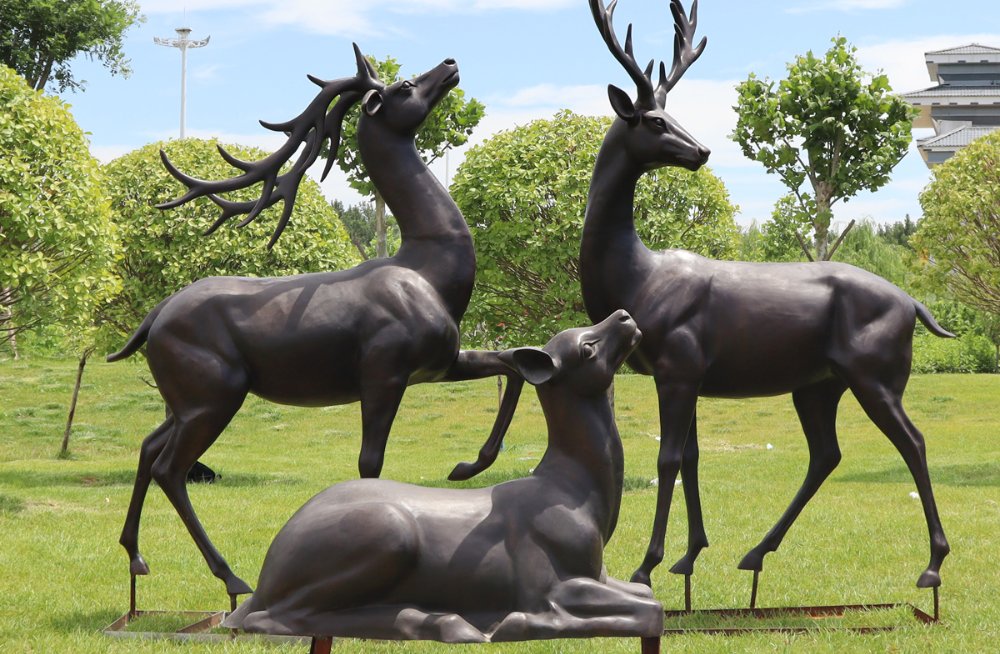 Simulation cast bronze deer sculptures combination(2)