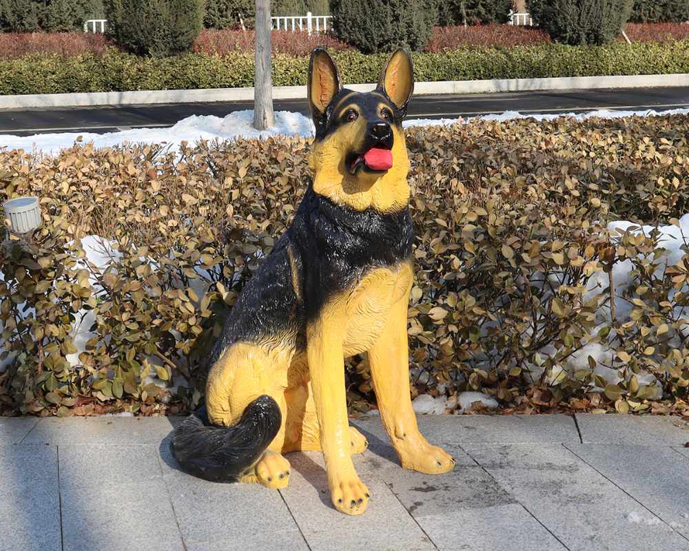 Simulation Fiberglass Dog Animal Sculpture Landscape Decoration