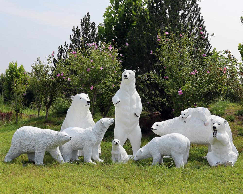 Outdoor Simulation Fiberglass Polar Bear Sculpture Ornaments