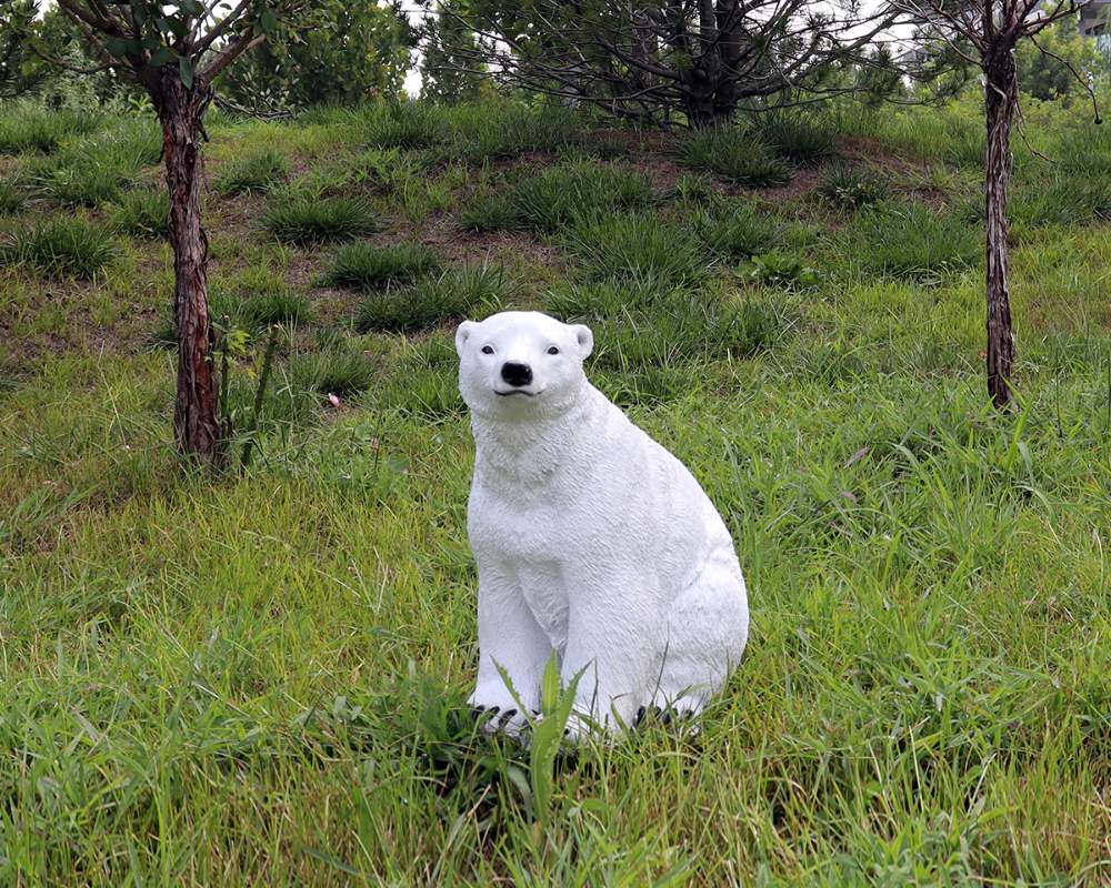 Outdoor Simulation Fiberglass Polar Bear Sculpture Ornaments