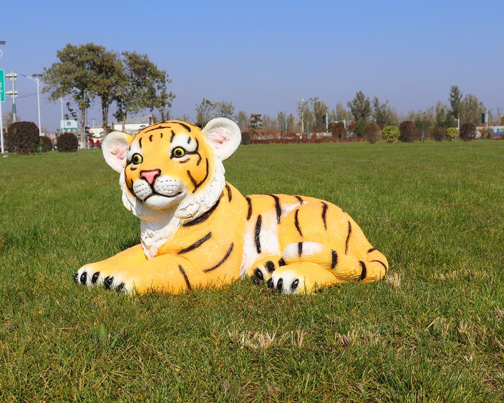 Garden Simulation Fiberglass Tiger Sculpture for Sale