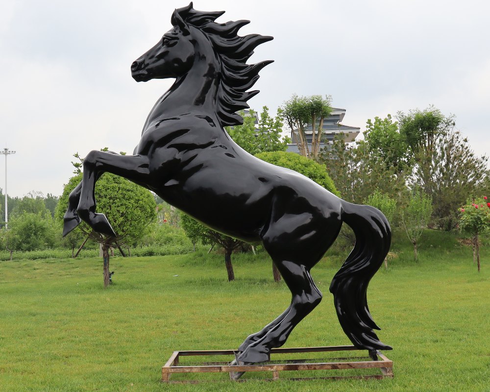 Simulation Fiberglass Horse Sculptures Garden Landscape Decoration