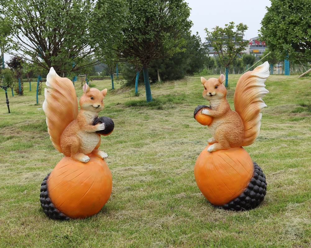 Simulation Fiberglass Squirrel Sculptures for Playful Outdoor Decor