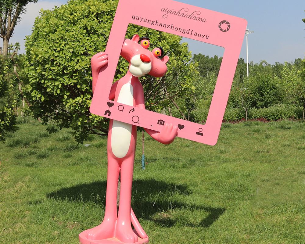 Playful Fiberglass Pink Panther Interactive Cartoon Sculpture Outdoor