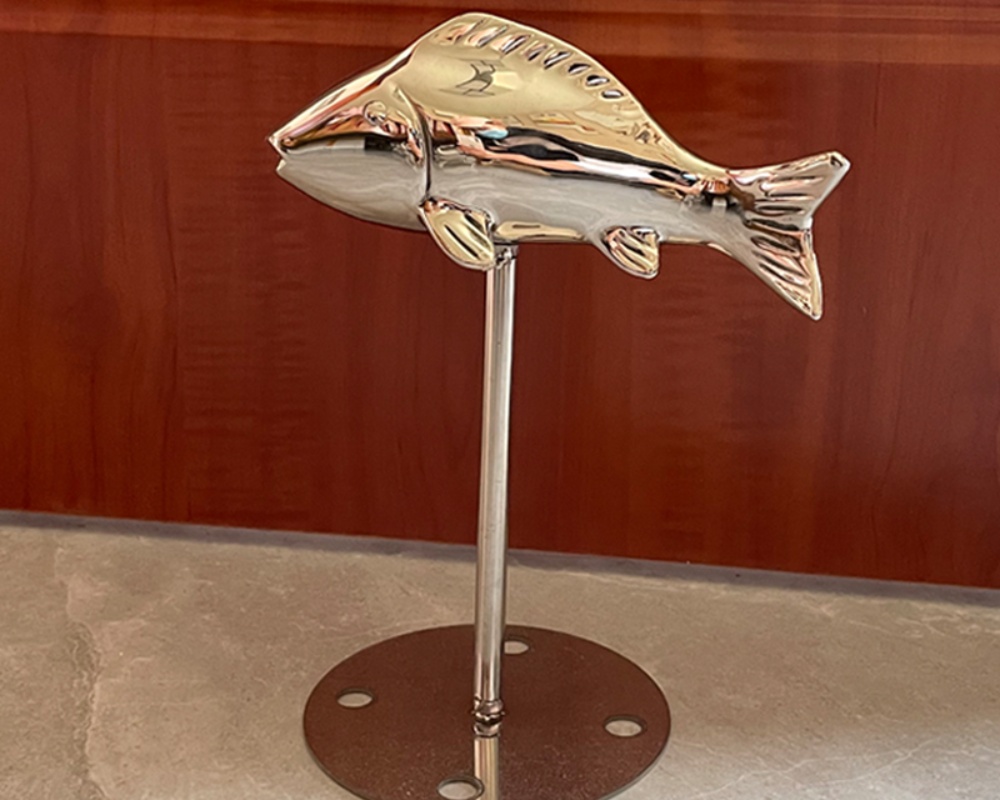 Reflective Stainless Steel Mirror Fish Sculpture for Contemporary Outdoor Decor