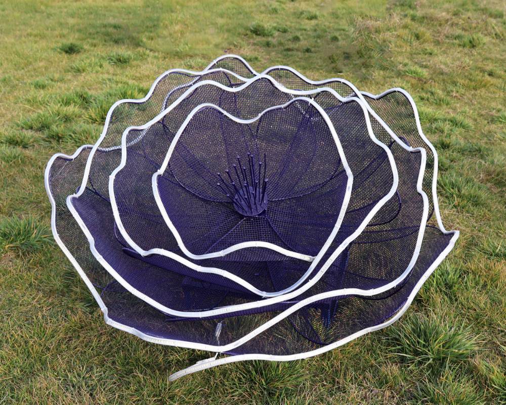 Vibrant Stainless Steel Hollow Flower Garden Sculpture