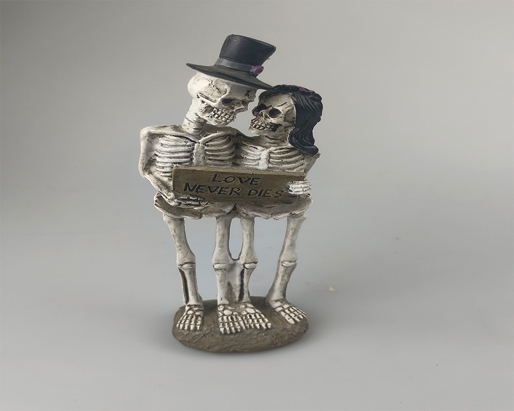 Halloween Resin Skeleton Couple Decorations