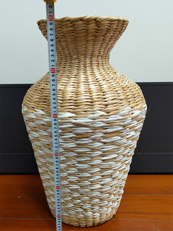 The trumpet woven flower arrangement vase