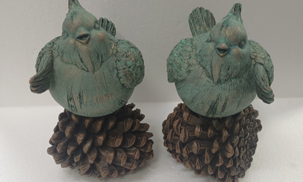 The bird on pinecone ornament