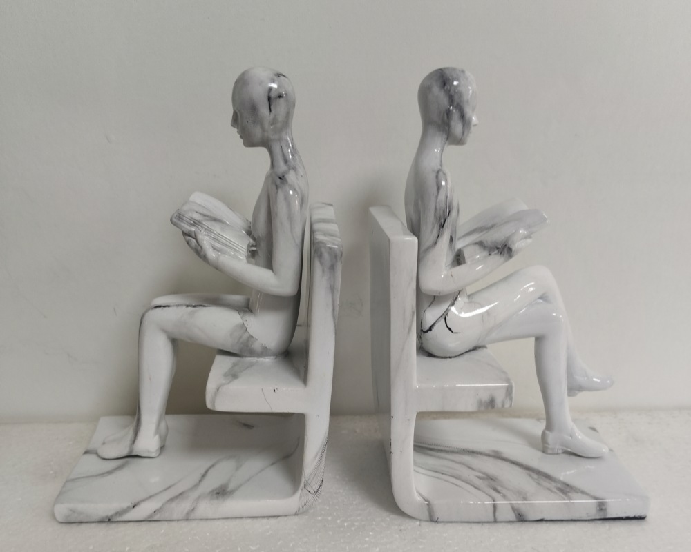 Elegant Resin Figure Reading Books Sculptures for Intellectual Home Decor