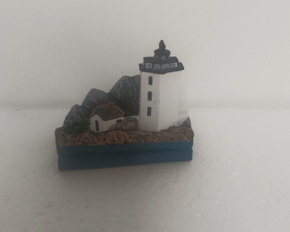 Miniature Resin House Statue Desktop Ornament