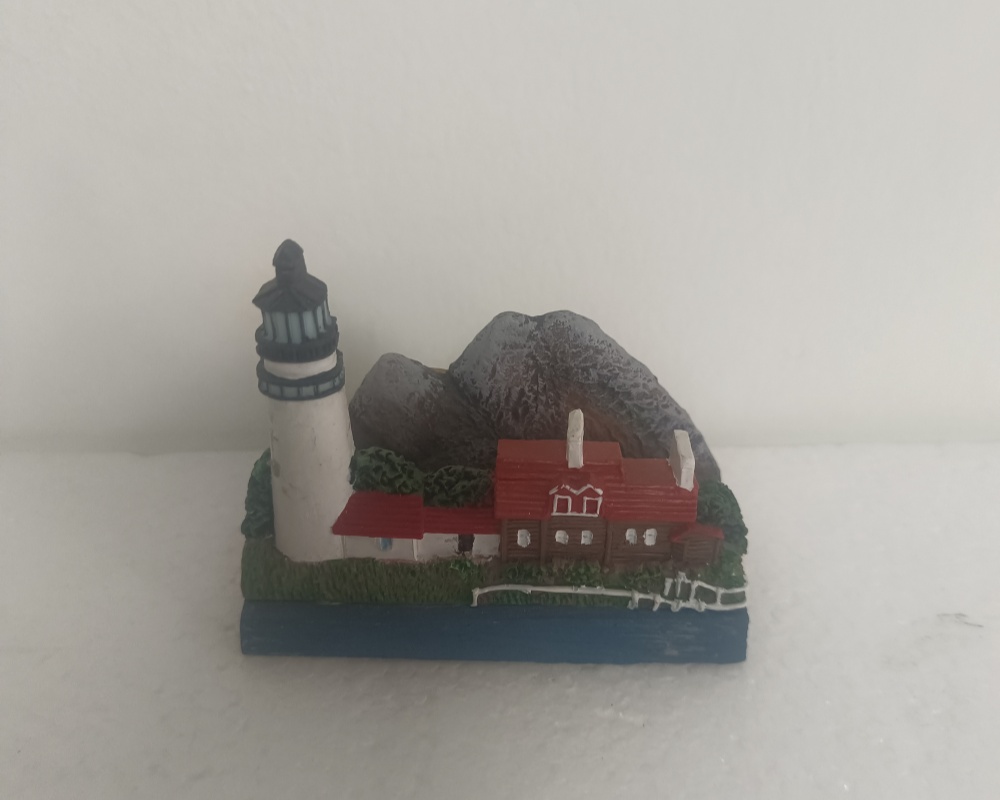Miniature Resin House Statue Desktop Ornament
