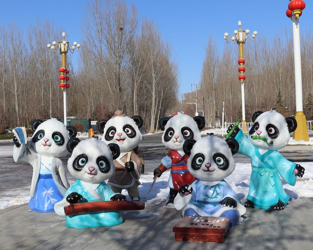 Customizable Outdoor Animal Fiberglass Cartoon Panda Sculpture Garden Decoration for Sale