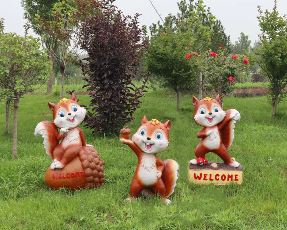 Outdoor Kindergarten Cartoon Squirrel Sculpture Sales Animal Ornaments Fiberglass Garden Decoration
