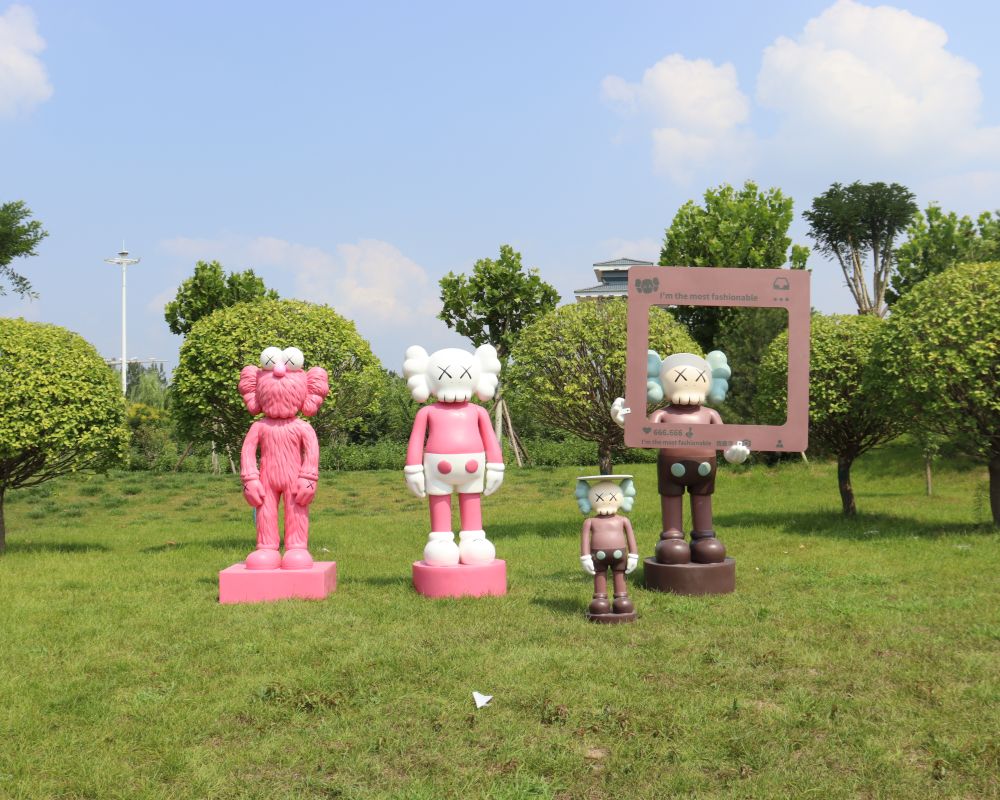 Life Size Fiberglass Sculpture Cartoon Animal Interactive Statue for Shopping Mall Decoration