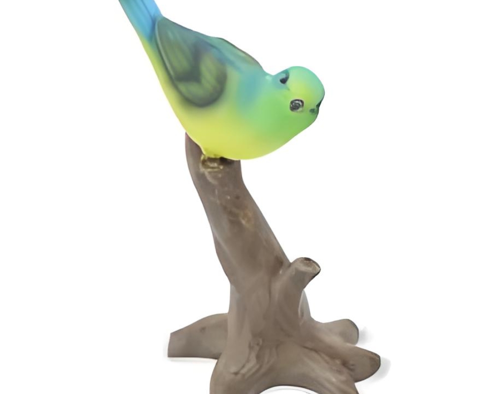 Sculpture d'oiseaux sur une branche