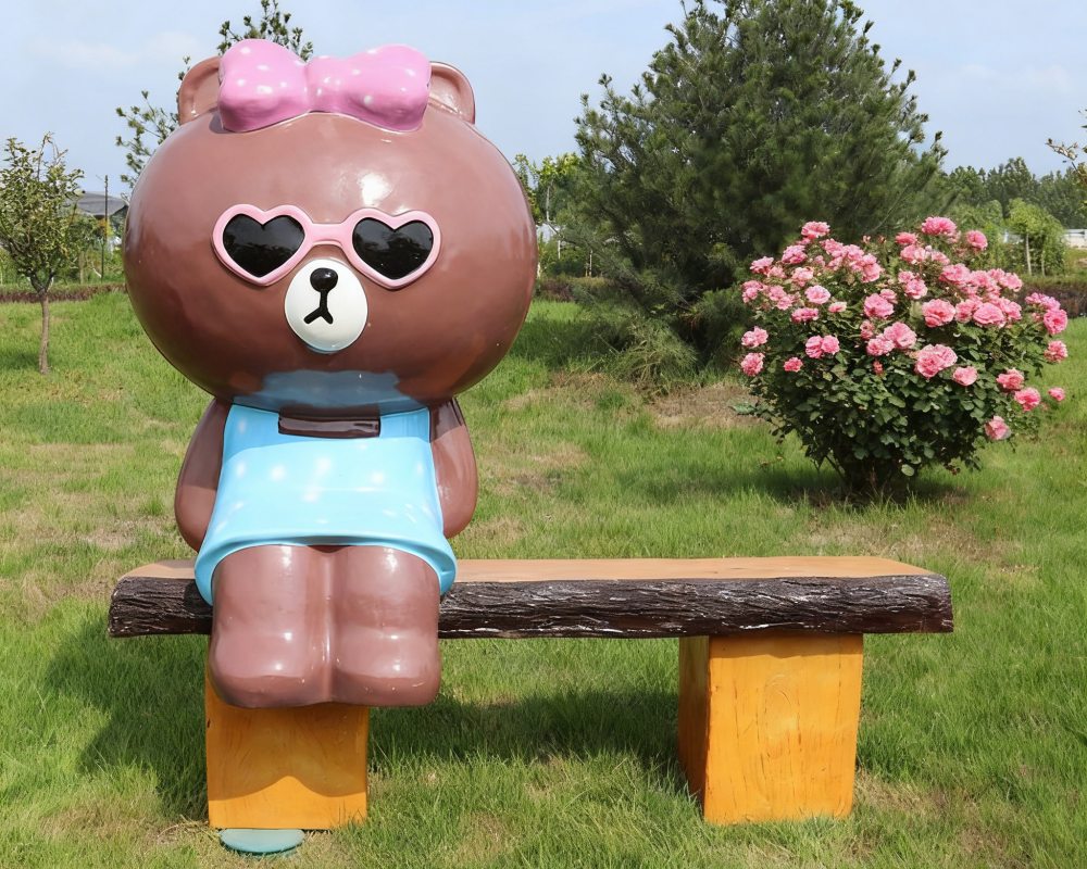 Cartoon Brown Bear Fiberglass Seating Interactive Sculpture for Garden