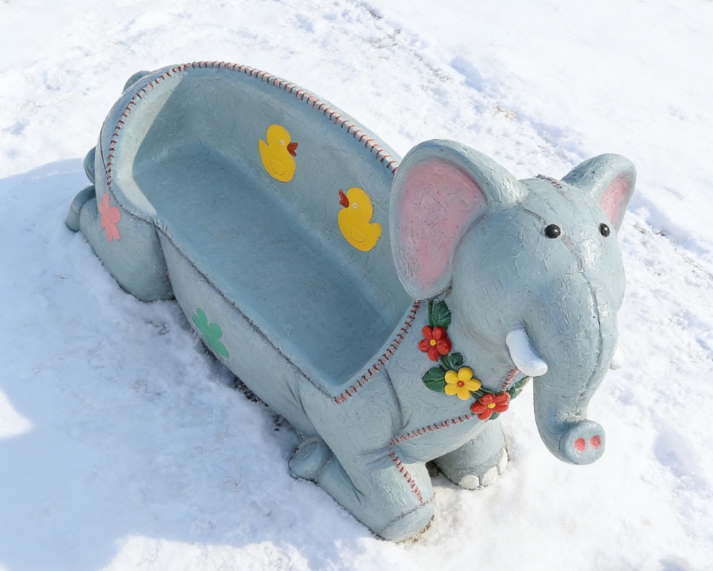 Interactive Elephant Animal Sculpture Hot Selling for Outdoor Decoration