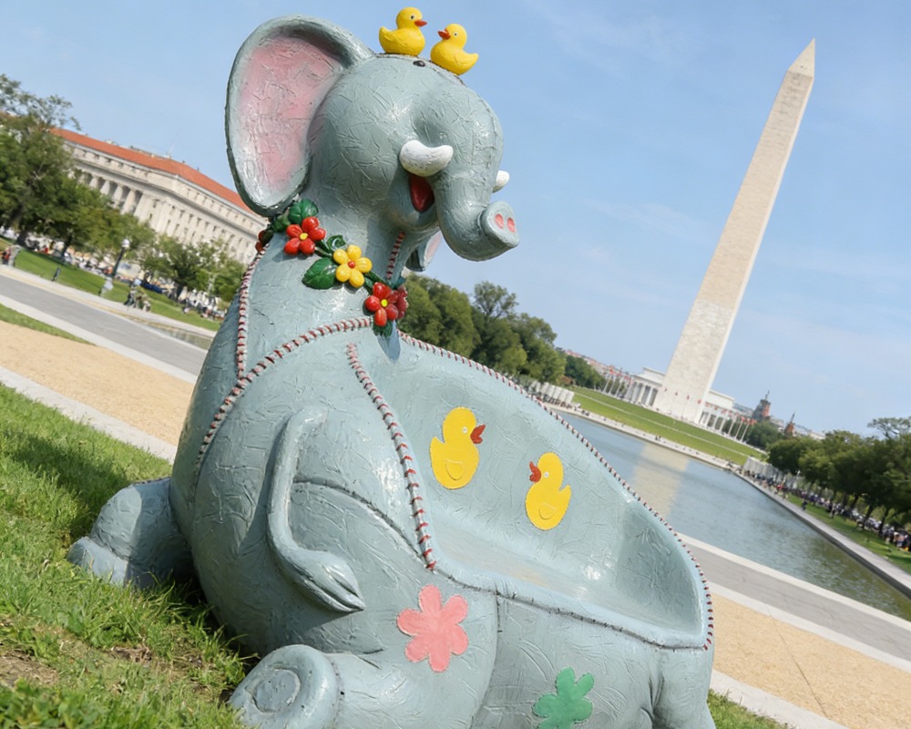 Interactive Elephant Animal Sculpture Hot Selling for Outdoor Decoration