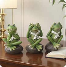 Frog sculpture decoration