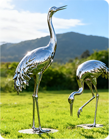 Red-crowned Crane Statue