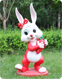 Heart-shaped elephant sculpture