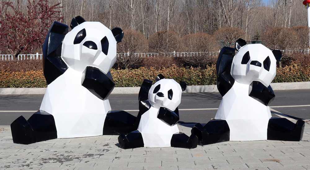 Имитация скульптур панд из стекловолокна