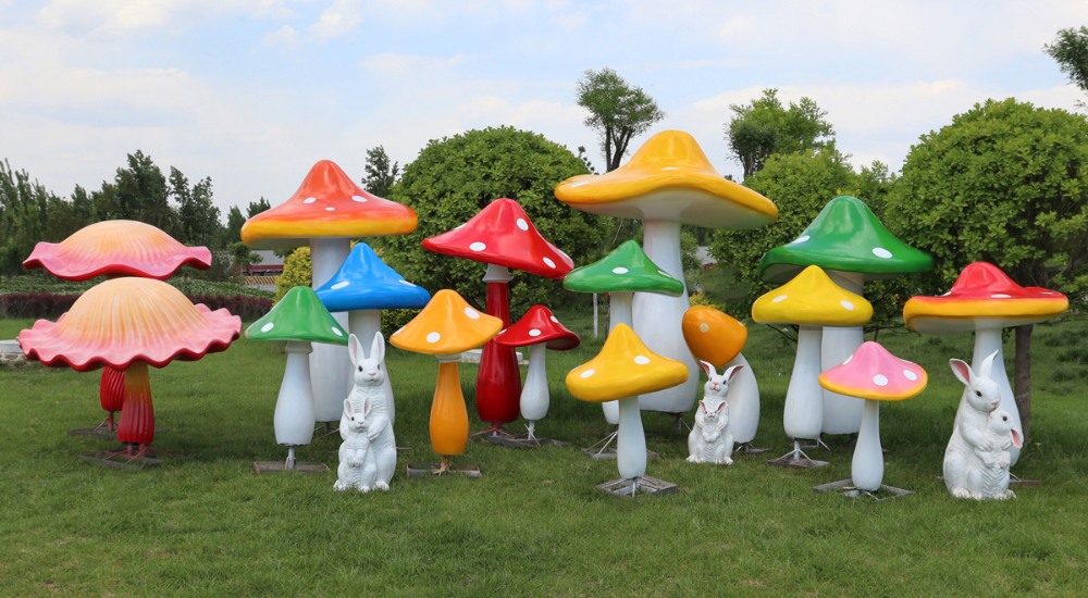 Комбинация скульптур из имитации грибов из стекловолокна