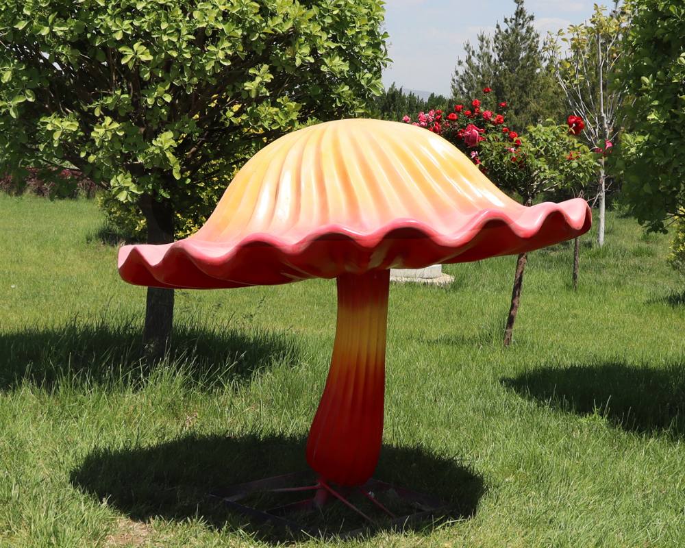Фантастические имитационные скульптуры грибов из стекловолокна для наружного декора