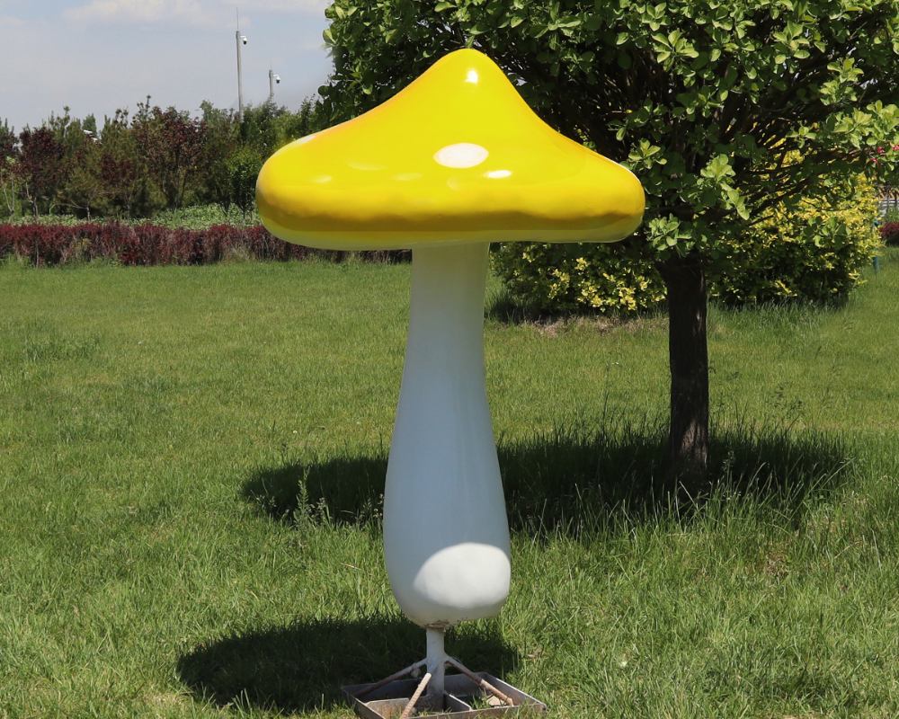 Фантастические имитационные скульптуры грибов из стекловолокна для наружного декора
