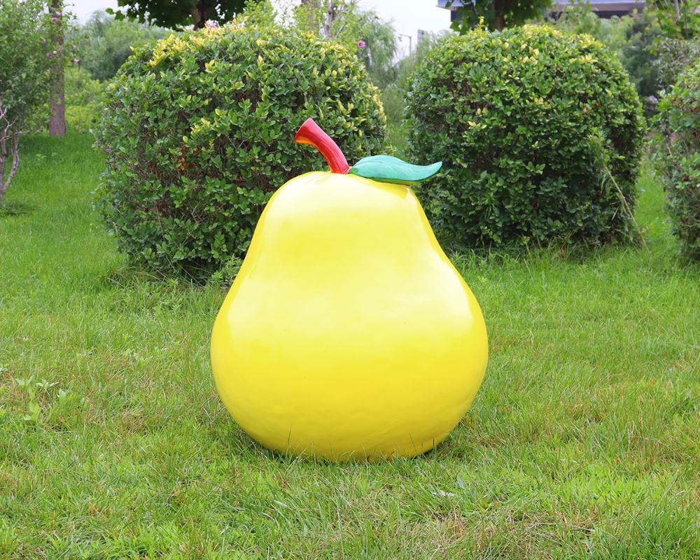 Четкие наружные скульптуры из стекловолокна, имитирующие грушу