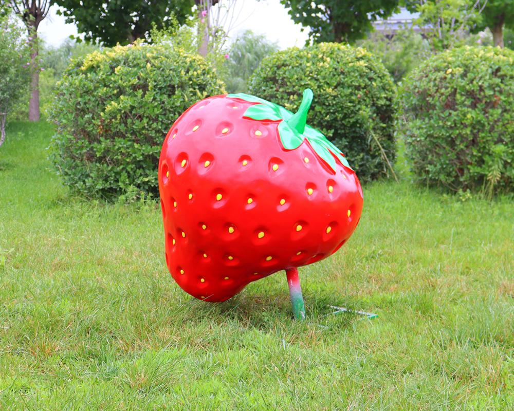 Имитация скульптур из клубники из стекловолокна для сладкого декора