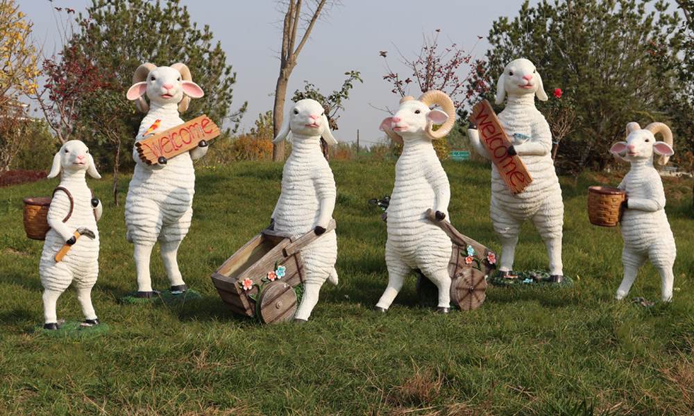 Le nostre sculture di pecore realistiche vengono visualizzate