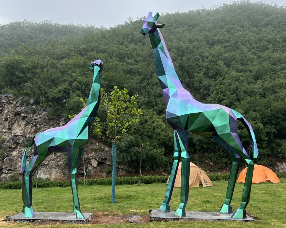 Estatua gigante geométrica moderna de gran tamaño de la jirafa del acero inoxidable del jardín al aire libre