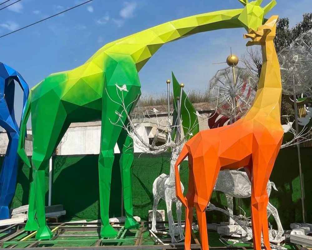Estatua gigante geométrica moderna de gran tamaño de la jirafa del acero inoxidable del jardín al aire libre