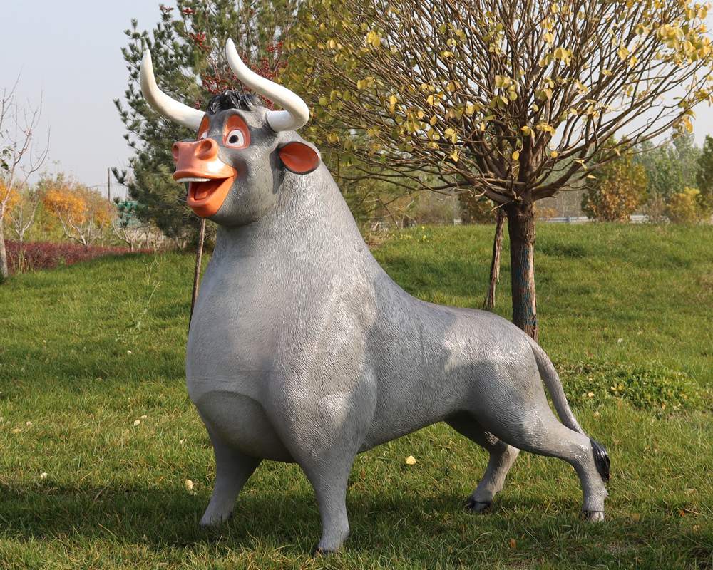 Simulazione di fabbrica Simulazione di mucca scultura in fibra di vetro animale grande scultura da giardino all'aperto