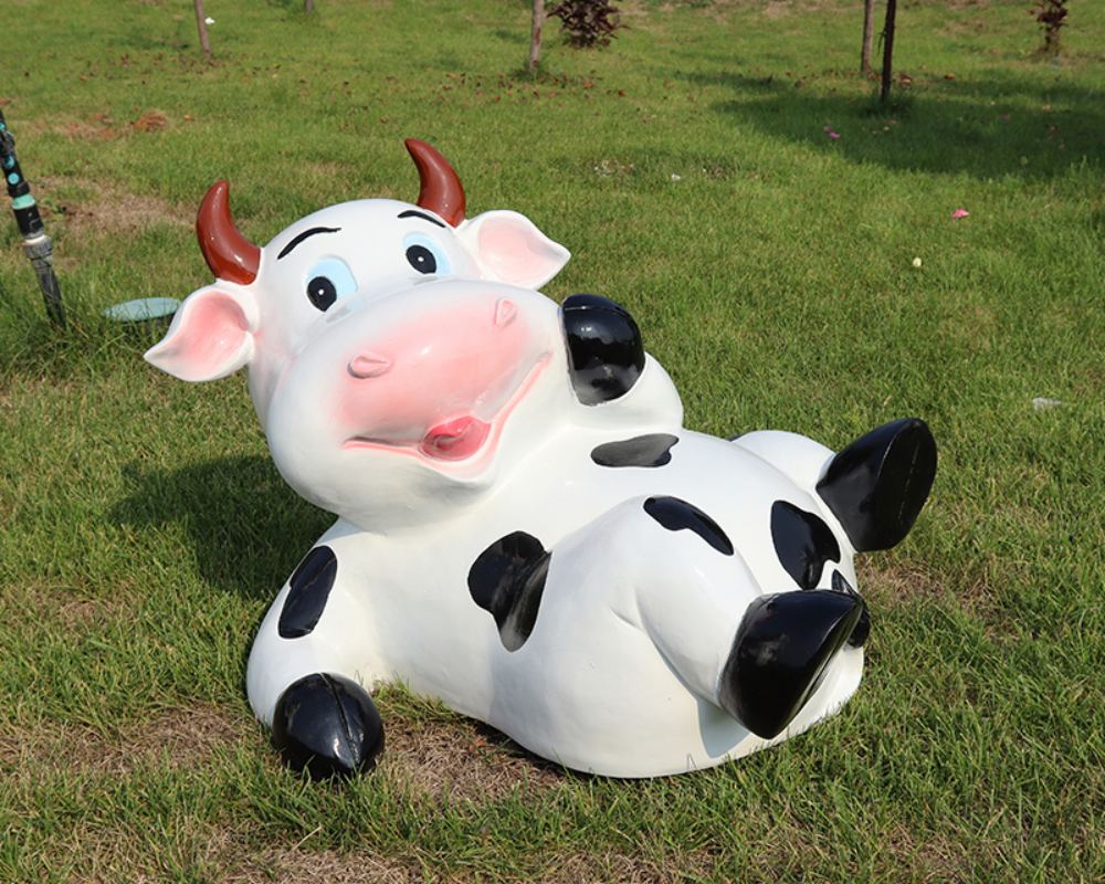 Simulazione di fabbrica Simulazione di mucca scultura in fibra di vetro animale grande scultura da giardino all'aperto