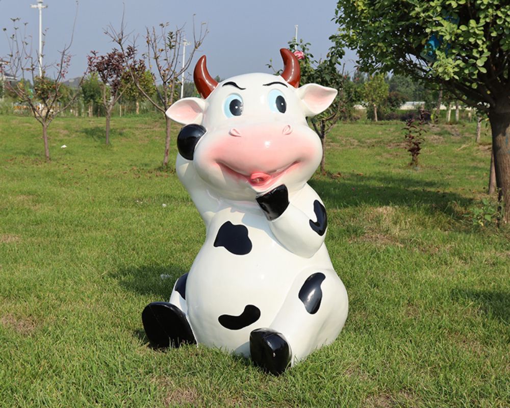 Simulazione di fabbrica Simulazione di mucca scultura in fibra di vetro animale grande scultura da giardino all'aperto