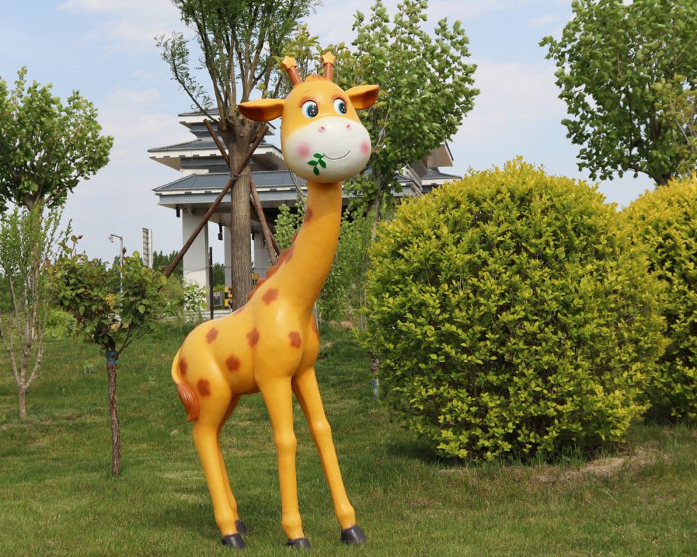 Giardino da giardino decorativo decorativo in fibra di vetro giraffa scultura statue cartone animato