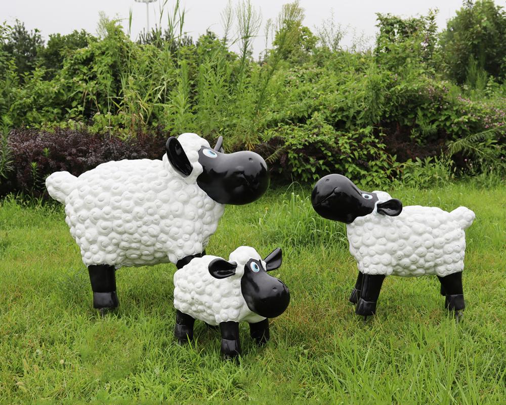 Simulazione della decorazione del cortile da giardino SHEEP FRP SCULTTURA STATUE SECURA