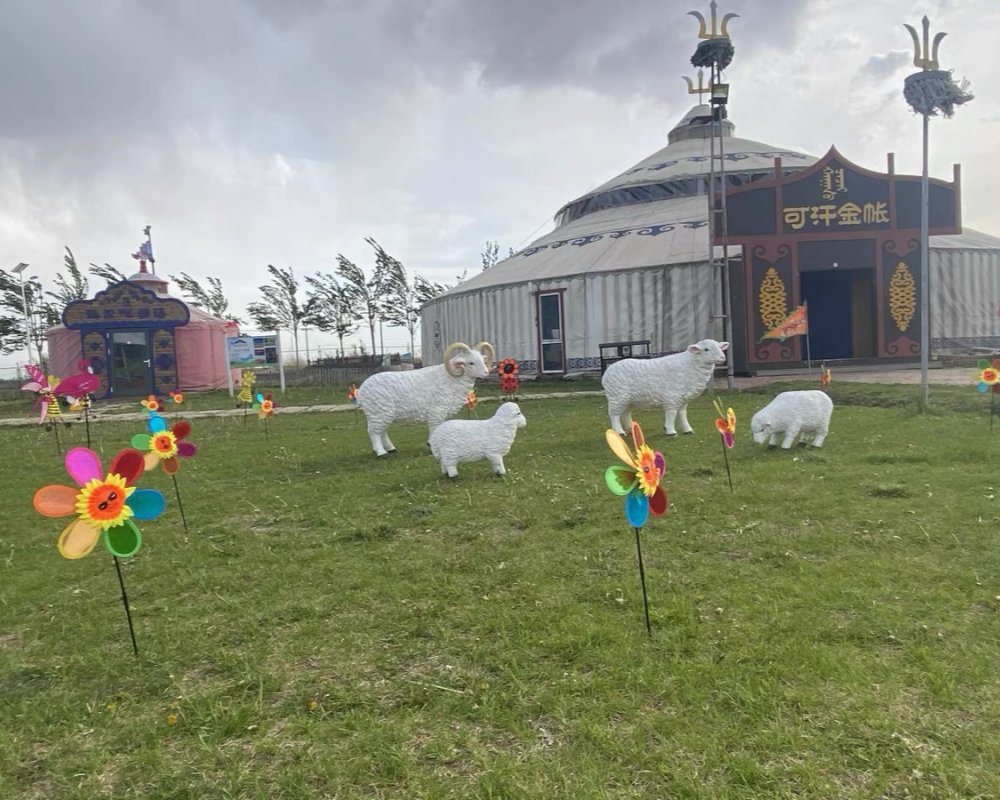 Outdoor Animal Sculptures That Make Public Spaces Feel Alive