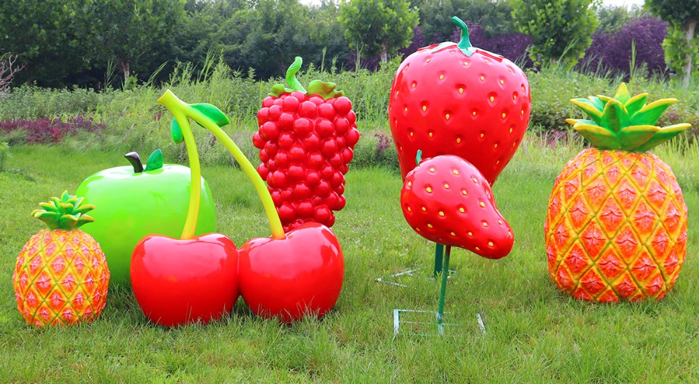 Fruit sculpture size can be customized