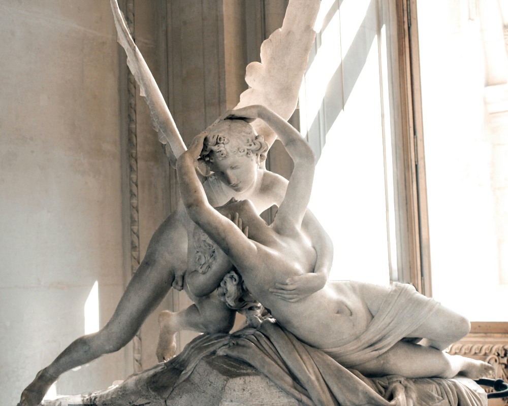What to Know Before Ordering Large Outdoor Sculptures