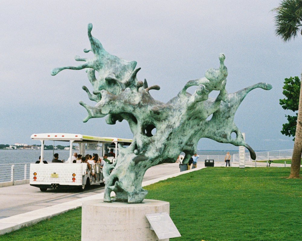 Large sculptures are placed in the scenic area