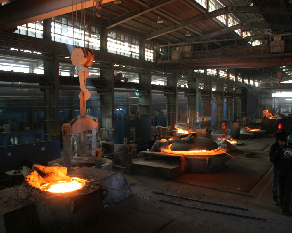 Why Working Directly with a Craft & Sculpture Factory Saves Cost and Time