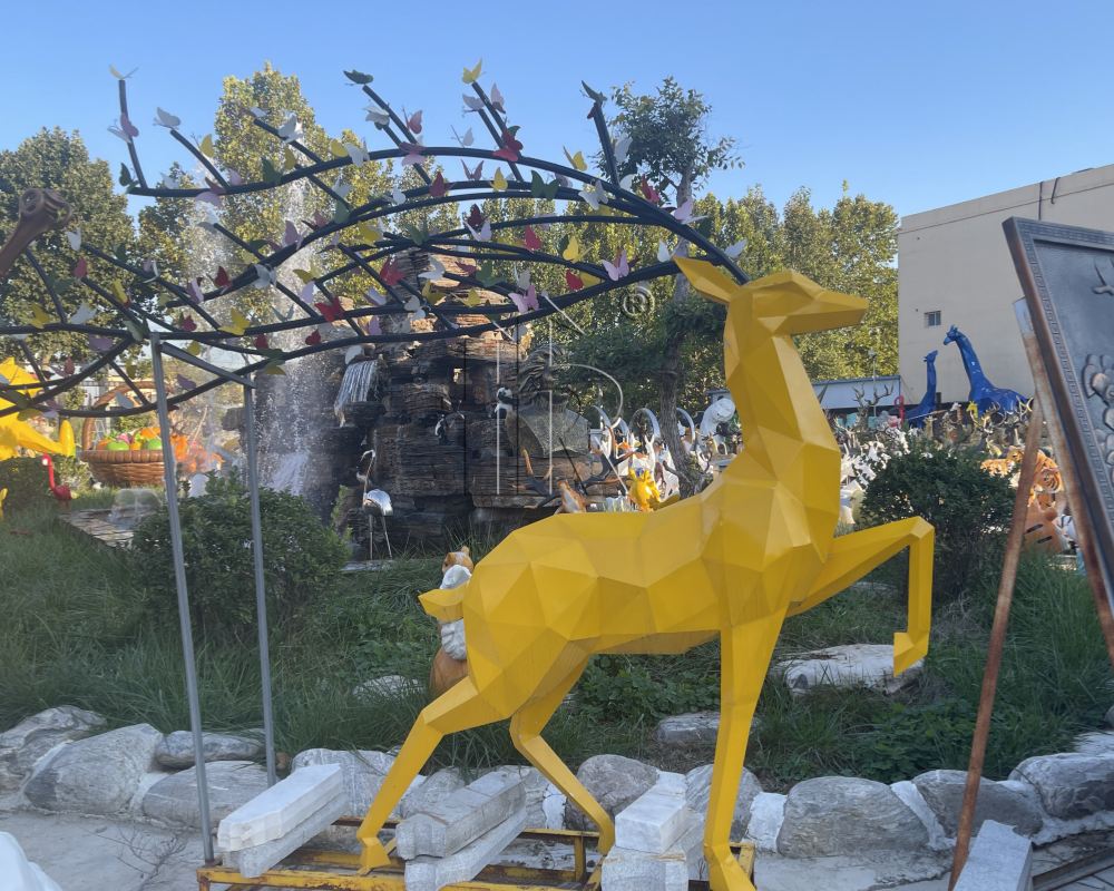 What Can Be Customized in a Fiberglass Sculpture Project